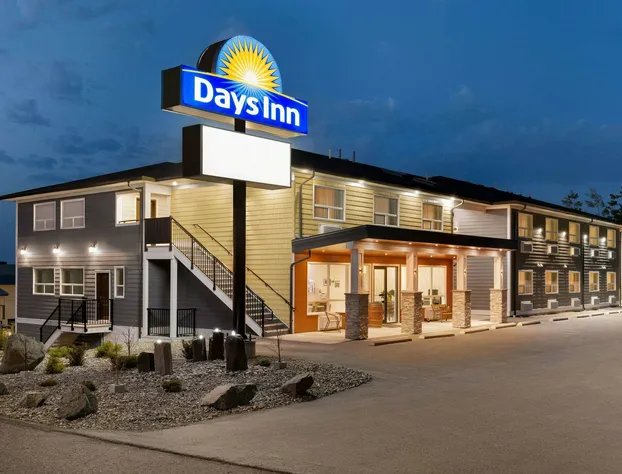 Days Inn by Wyndham 100 Mile House hotel detail image 2