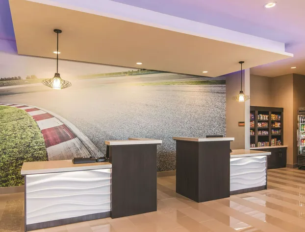 La Quinta Inn & Suites by Wyndham Atlanta South - McDonough hotel detail image 2