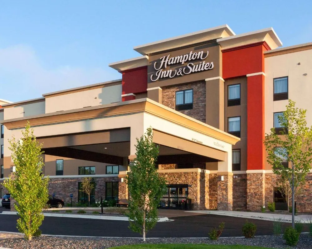 Hampton Inn & Suites Duluth North/Mall Area hotel hero