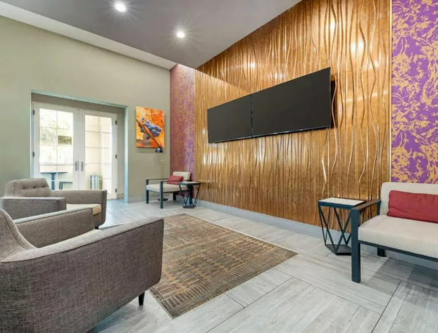 Best Western Plus Temecula Wine Country Hotel &Suites hotel detail image 3