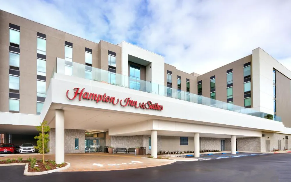 Hampton Inn & Suites Anaheim Resort Convention Center hotel hero