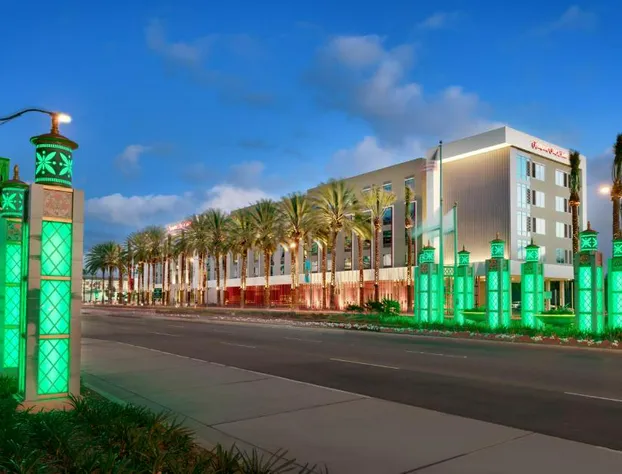 Hampton Inn & Suites Anaheim Resort Convention Center hotel detail image 2