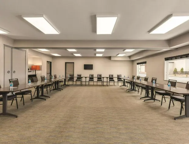 Country Inn & Suites by Radisson, Lubbock Southwest, TX hotel detail image 2