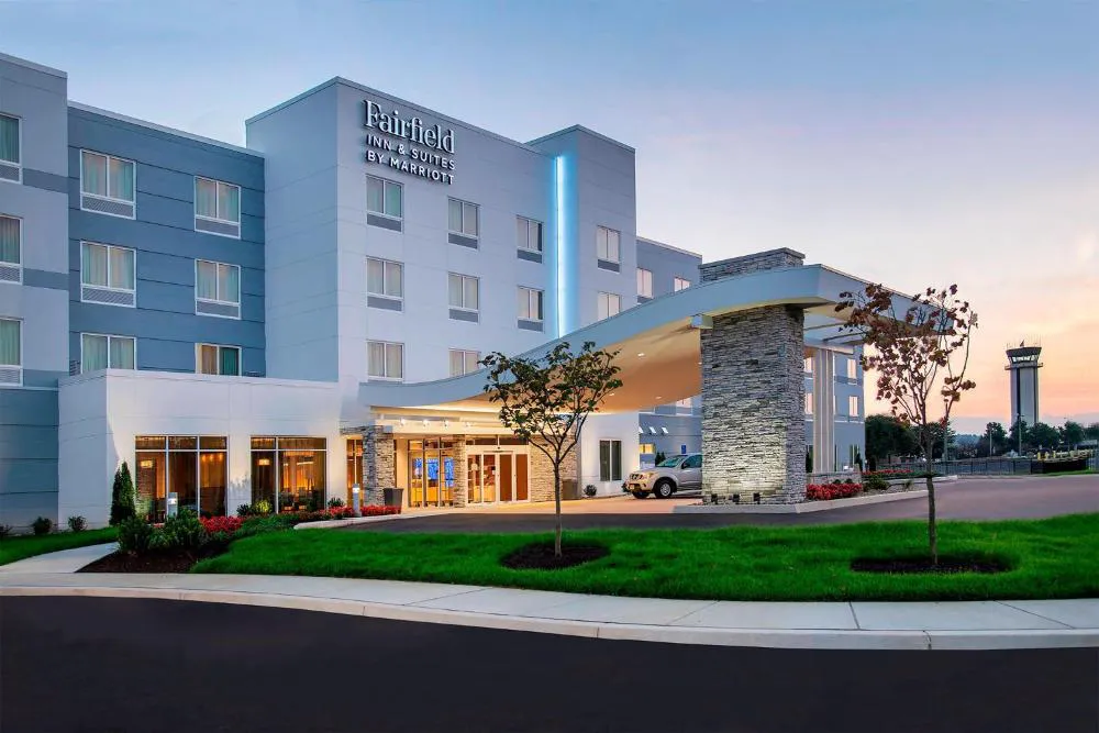 Fairfield Inn & Suites by Marriott Harrisburg International Airport hotel hero