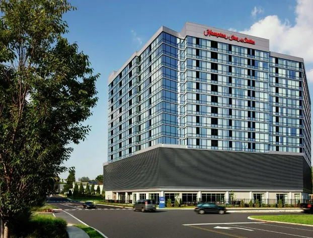 Hampton Inn & Suites Teaneck Glenpointe hotel detail image 1