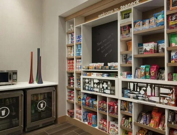 Hampton Inn & Suites Teaneck Glenpointe hotel detail image 3