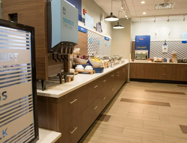 Holiday Inn Express & Suites Dayton Southwest by IHG hotel detail image 2