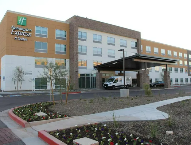 Holiday Inn Express & Suites Phoenix - Airport North by IHG hotel detail image 1