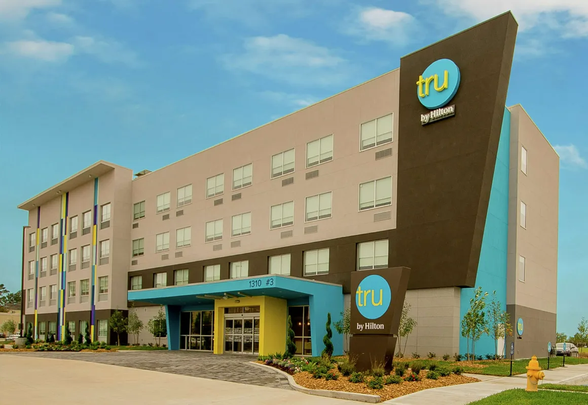 Tru by Hilton Lafayette River Ranch hotel hero