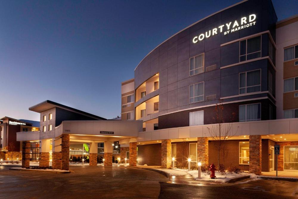 Courtyard by Marriott St. Louis West County hotel hero