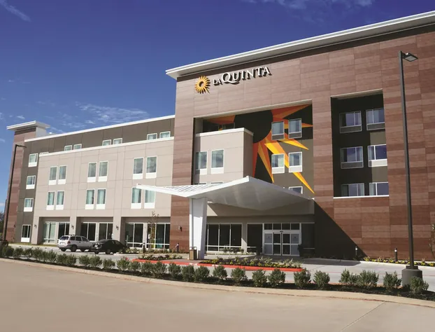 La Quinta Inn & Suites by Wyndham Richmond-Sugarland hotel detail image 4