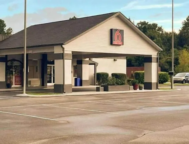 Motel 6 Bay Minette, AL hotel detail image 1