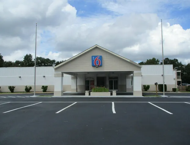 Motel 6 Bay Minette, AL hotel detail image 1