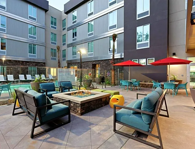 Home2 Suites by Hilton Temecula hotel detail image 2