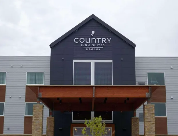 Country Inn & Suites by Radisson, Ft. Atkinson, WI hotel detail image 2