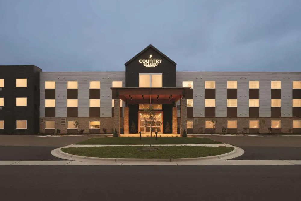 Country Inn & Suites by Radisson, Ft. Atkinson, WI hotel hero