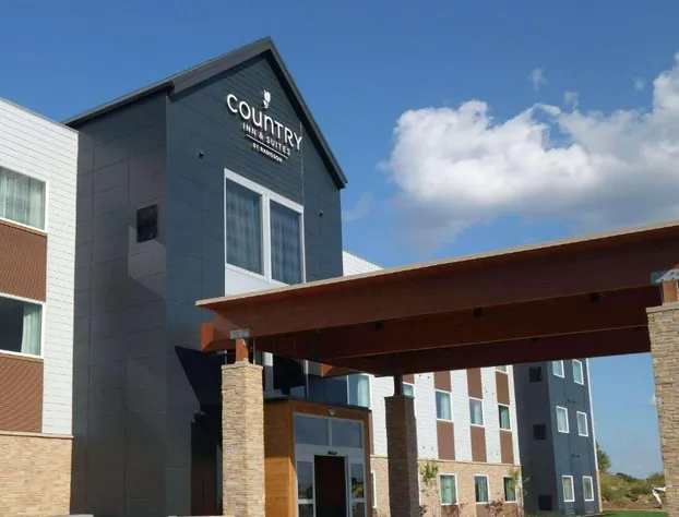 Country Inn & Suites by Radisson, Ft. Atkinson, WI hotel detail image 1