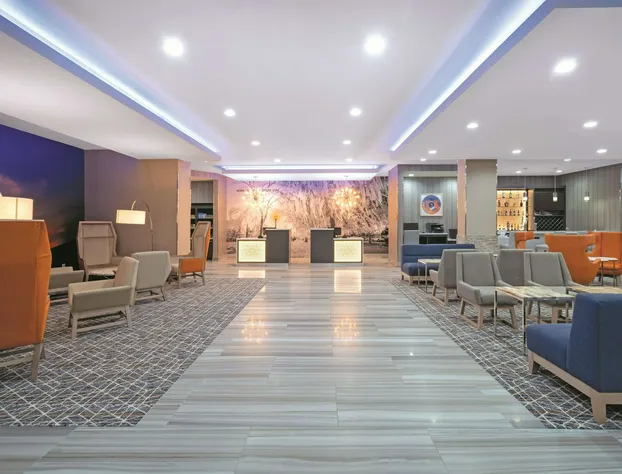 La Quinta Inn & Suites by Wyndham Opelika Auburn hotel detail image 4