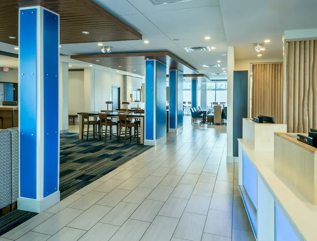 Holiday Inn Express & Suites Medford by IHG hotel detail image 3