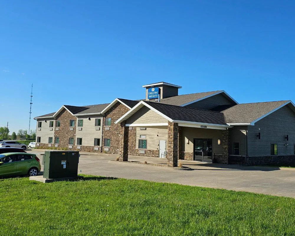 Cobblestone Inn & Suites – Manchester hotel hero