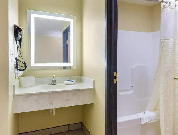 Americas Best Value Inn & Suites Independence VA hotel detail image 4
