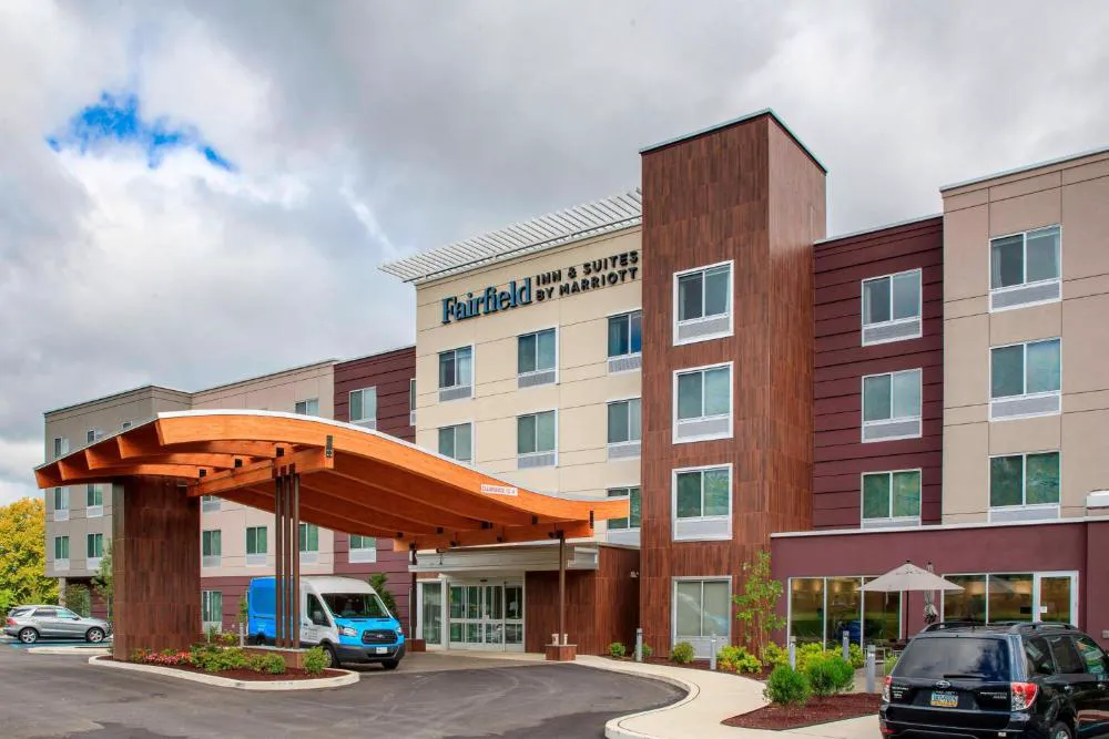 Fairfield Inn & Suites by Marriott Philadelphia Valley Forge/Great Valley hotel hero