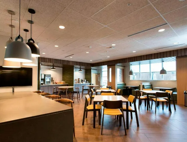 Fairfield Inn & Suites by Marriott Philadelphia Valley Forge/Great Valley hotel detail image 2
