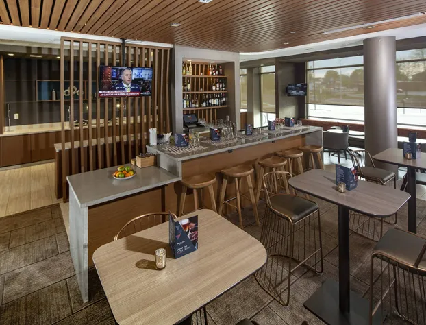 SpringHill Suites by Marriott Newark Downtown hotel detail image 3