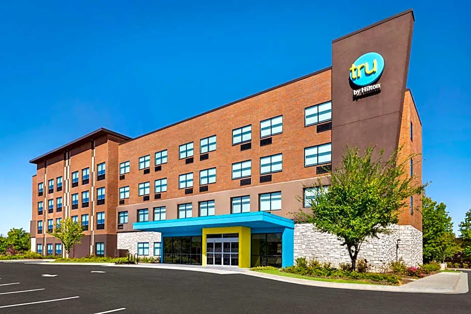 Tru by Hilton Lawrenceville Atlanta I-85 Sugarloaf hotel hero