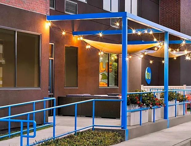 Tru by Hilton Lawrenceville Atlanta I-85 Sugarloaf hotel detail image 2