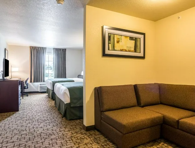 Cobblestone Hotel and Suites Torrington hotel detail image 4