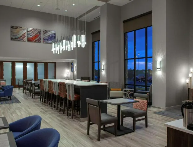 Hampton Inn & Suites Chicago-Burr Ridge hotel detail image 4