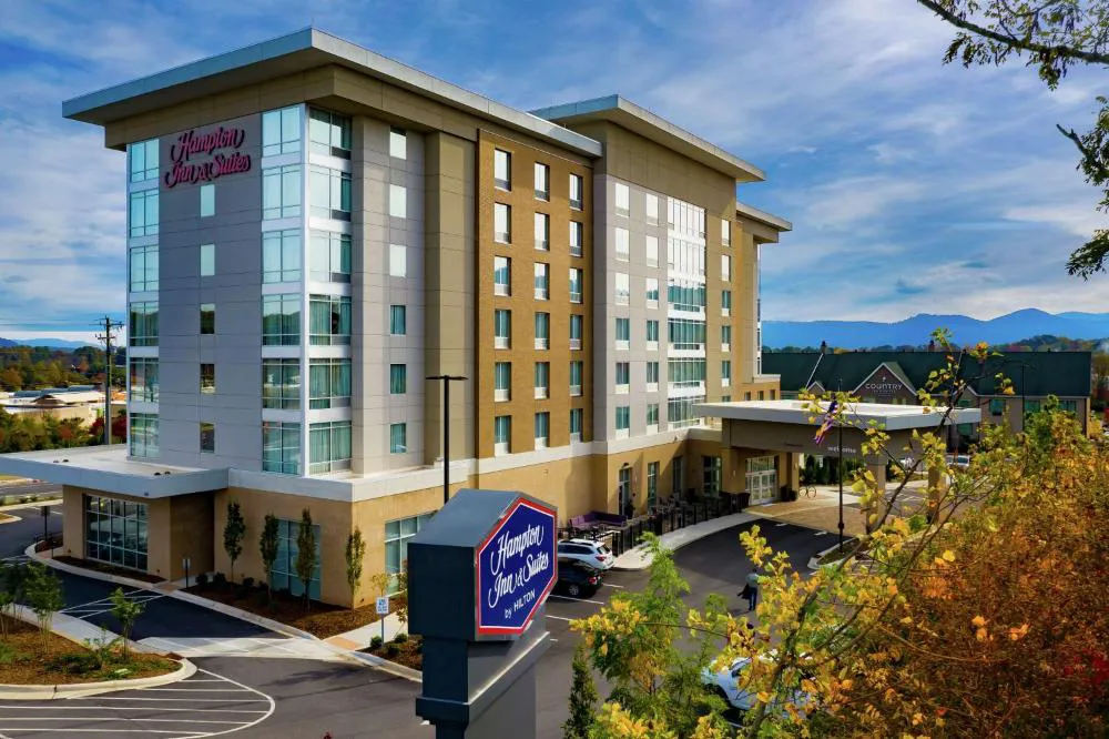 Hampton Inn & Suites Asheville Biltmore Area hotel hero