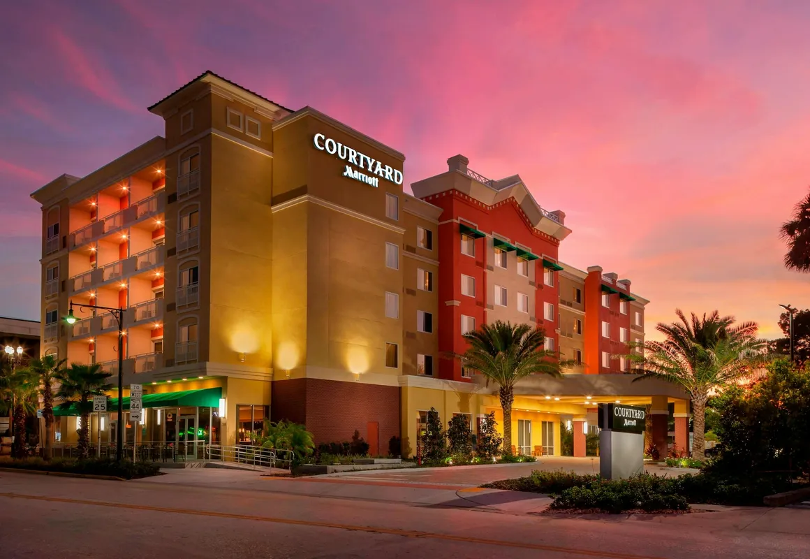 Courtyard by Marriott DeLand Historic Downtown hotel hero
