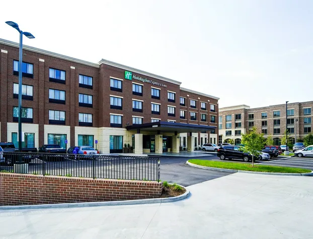 Holiday Inn Express & Suites Franklin - Berry Farms by IHG hotel detail image 3