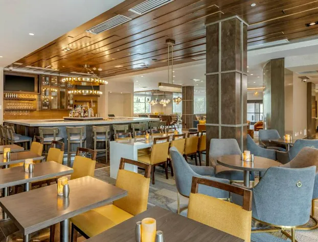 DoubleTree by Hilton Charleston Riverview hotel detail image 4