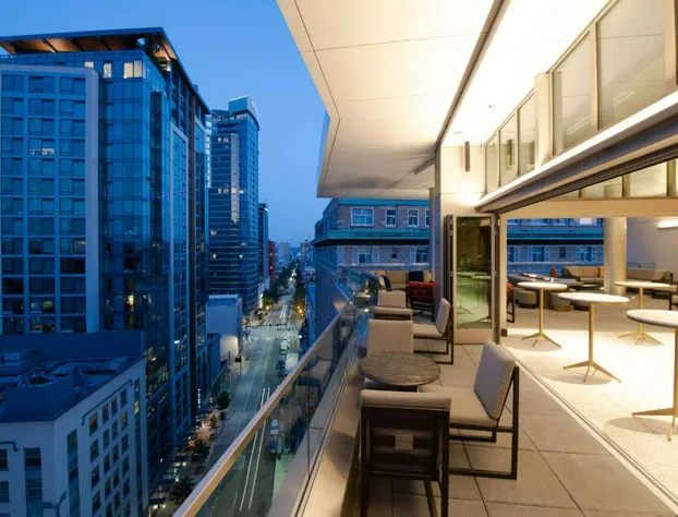 The Charter Hotel Seattle, Curio Collection by Hilton hotel detail image 3