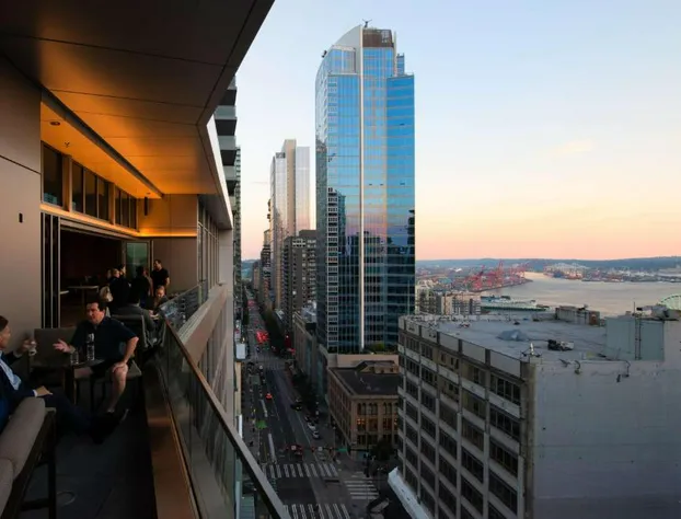 The Charter Hotel Seattle, Curio Collection by Hilton hotel detail image 4