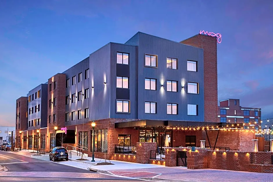 Moxy Chattanooga Downtown hotel hero