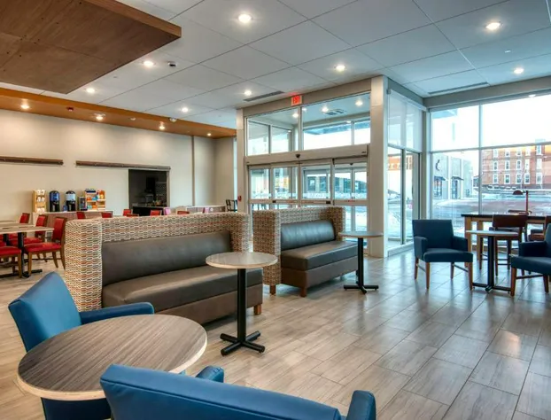 Holiday Inn Express & Suites Omaha Downtown - Old Market by IHG hotel detail image 2