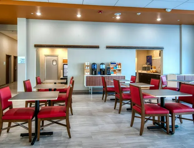 Holiday Inn Express & Suites Omaha Downtown - Old Market by IHG hotel detail image 4