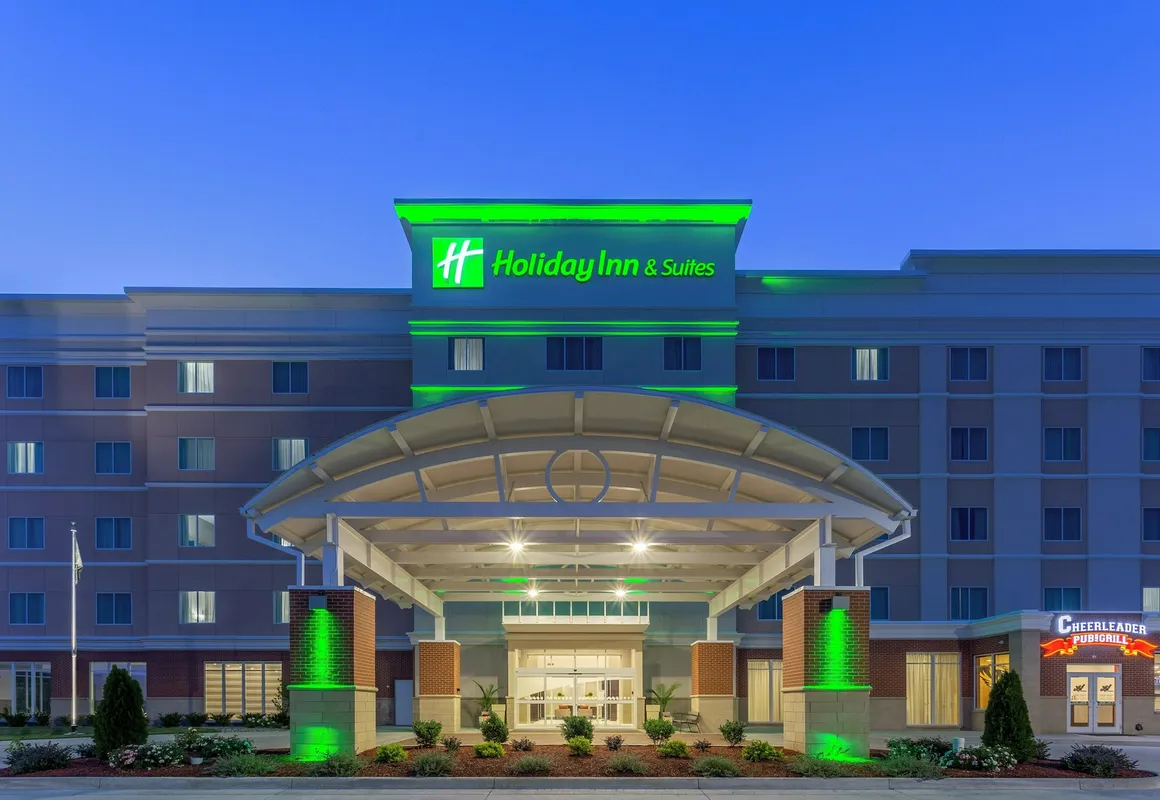 Holiday Inn Hotel & Suites Jefferson City by IHG hotel hero