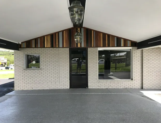 Rodeway Inn Calhoun South hotel detail image 1