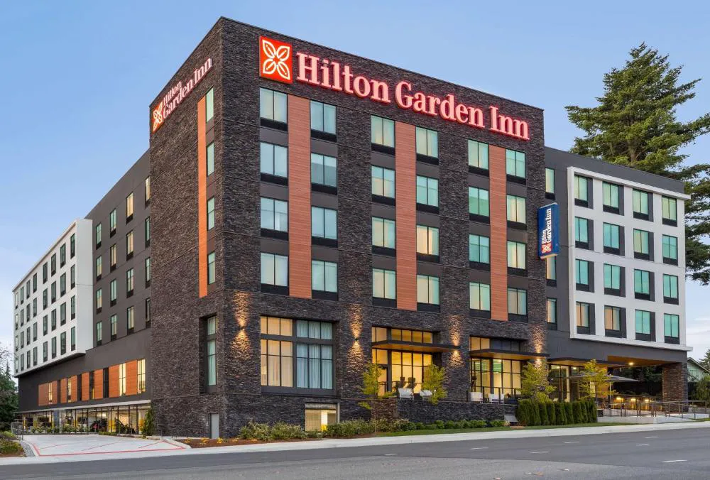 Hilton Garden Inn Seattle Airport hotel hero