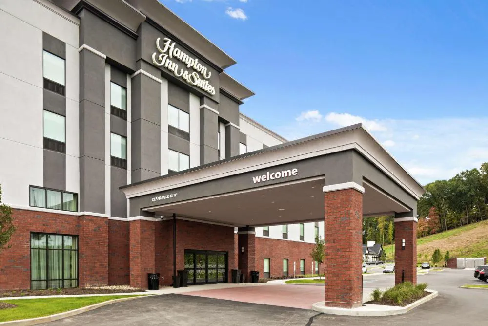 Hampton Inn & Suites Cranberry Pittsburgh hotel hero