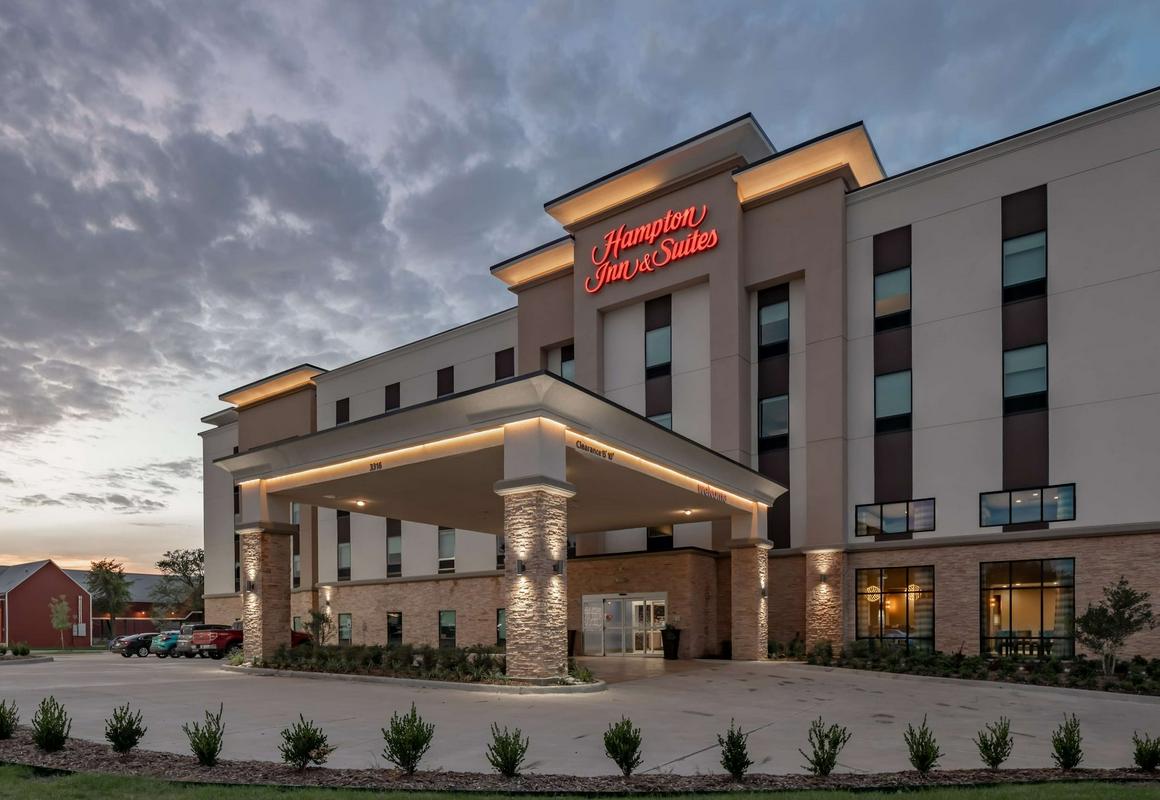 Hampton Inn & Suites Dallas/Plano Central hotel hero