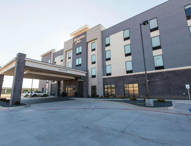 Hampton Inn Mustang hotel detail image 1