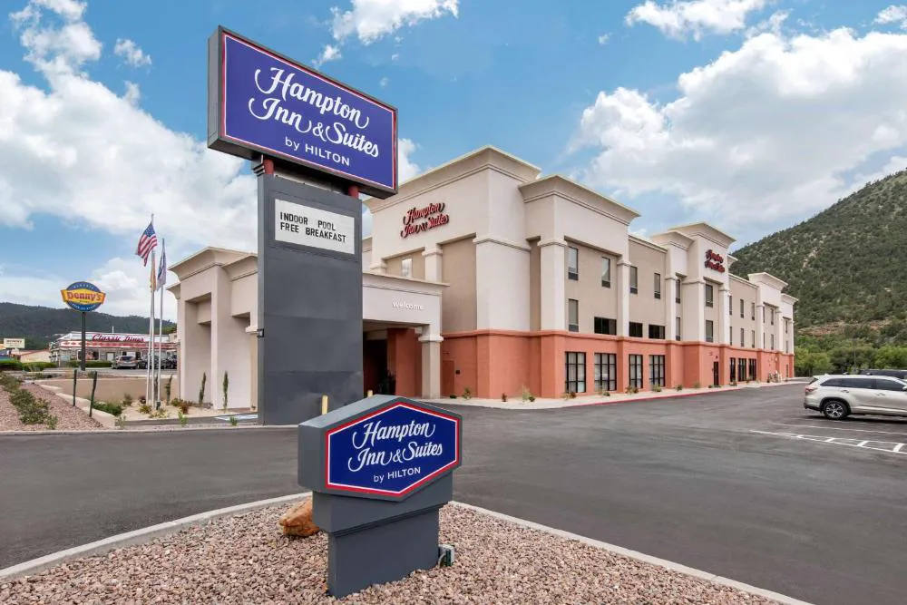 Hampton Inn & Suites Ruidoso Downs hotel hero