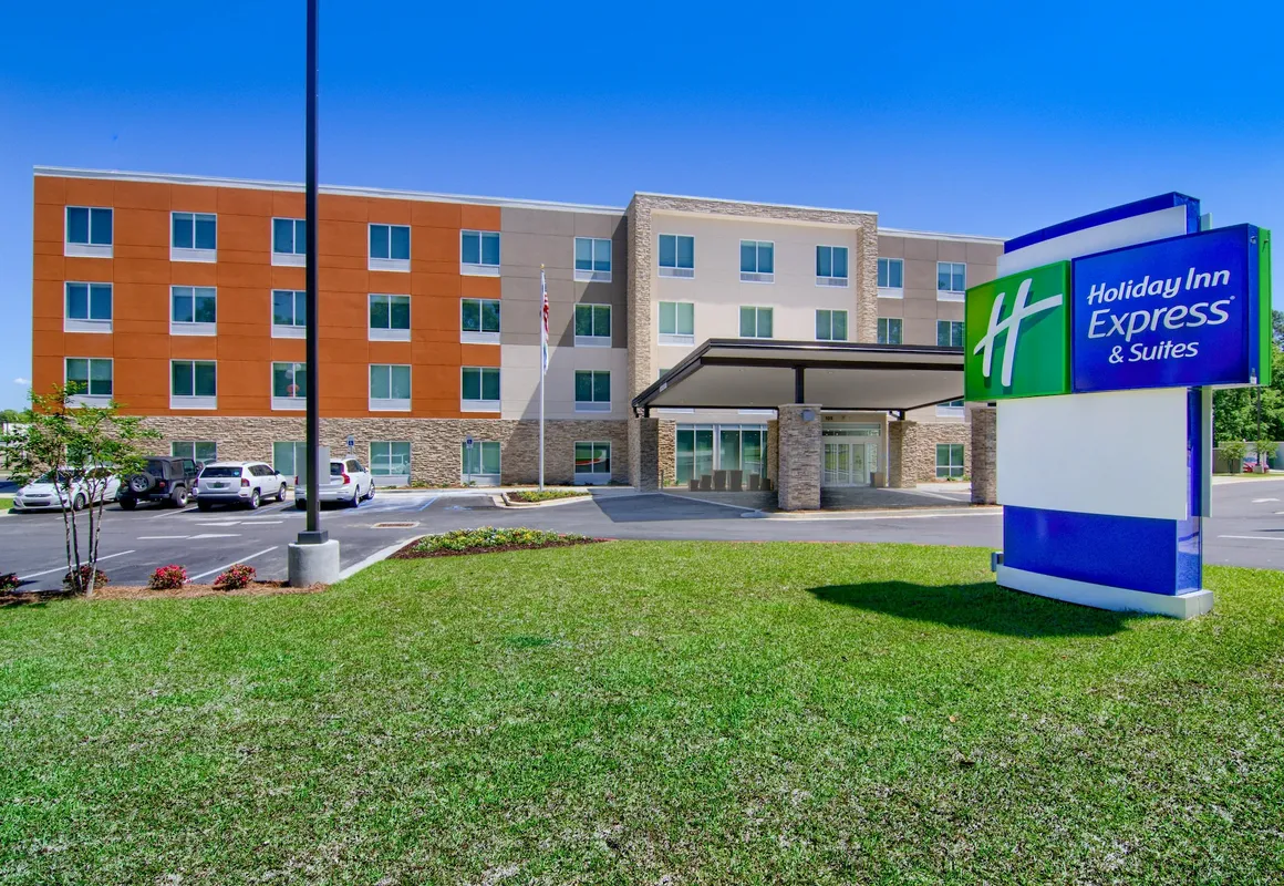 Holiday Inn Express & Suites Mobile - University Area by IHG hotel hero