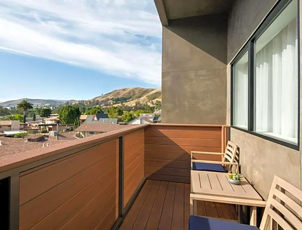 La Quinta Inn & Suites by Wyndham San Luis Obispo Downtown hotel detail image 3